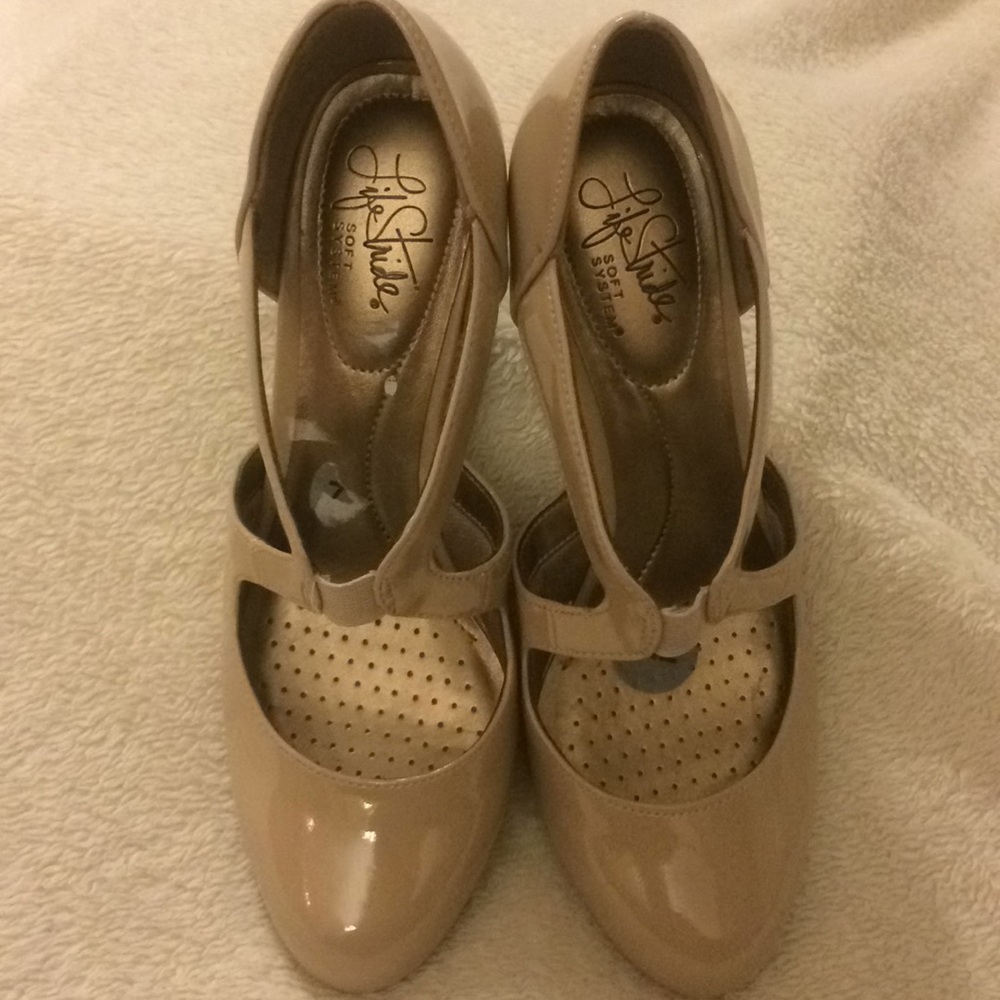 Life Stride 7W shoes